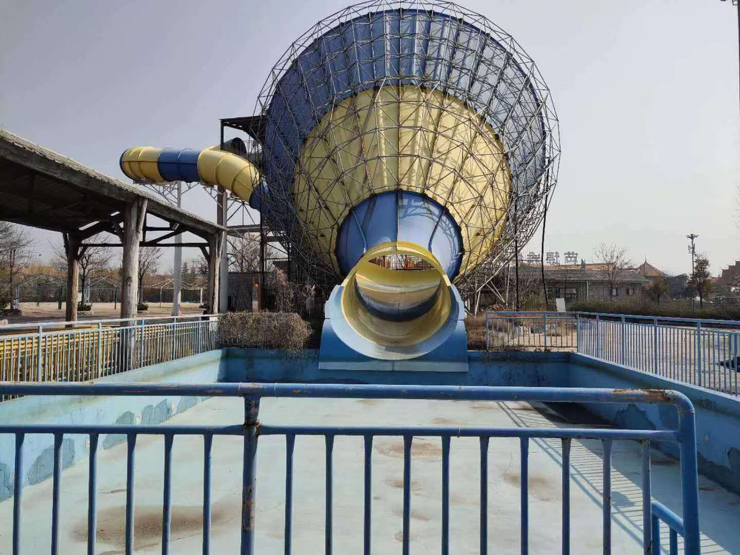 ����������